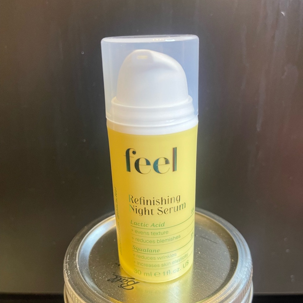 Feel Ultra-Hydrating Overnight Serum